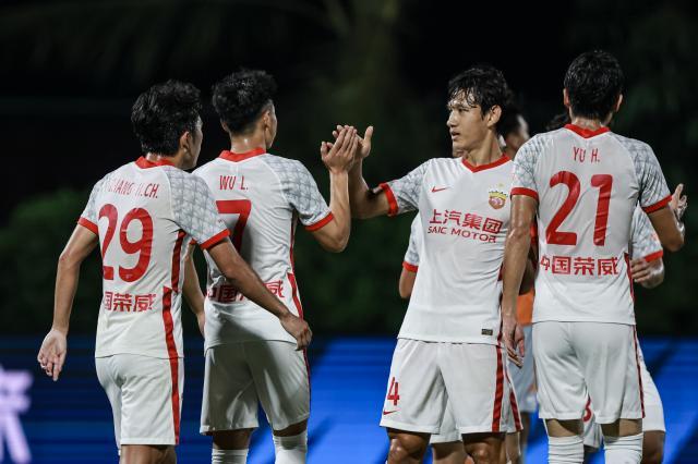 半岛体育在线-【中超】东亚帮发威武磊8场8球 深圳队0比3不敌海港