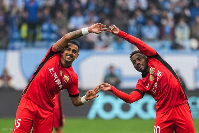 半岛体育官网-大反转！曝上港难留加布里埃尔，要求降价遭拒绝，国安或趁虚而入|加布里埃尔·巴尔博扎|上海海港|北京国安|中超|加布里埃尔-保利斯塔_新浪体育_新浪新闻